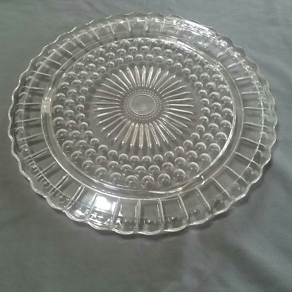 Glass raised serving platter